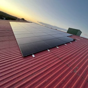 Photovoltaik Projekt Landwirtschaft - Solarmodule auf Hallendach in Groß Pampau