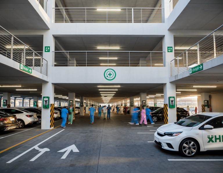 Krankenhaus Ladeinfrastruktur im Parkhaus